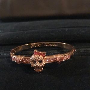 BETSEY JOHNSON ROSE GOLD SKULL BANGLE BRACELET